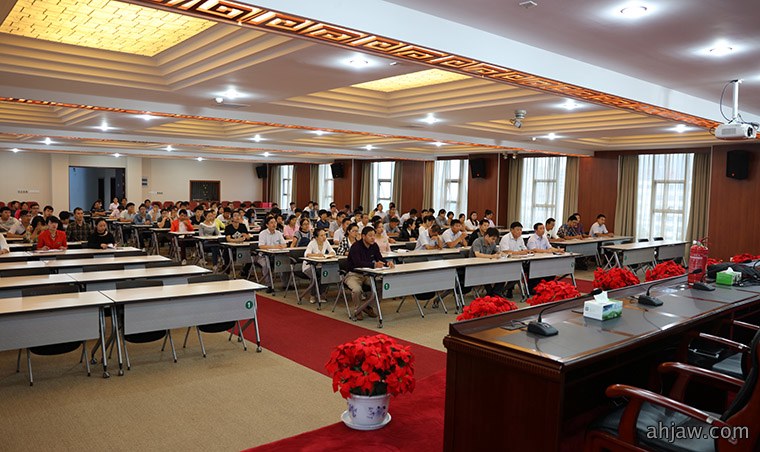 学消防 讲：东方帝维开展消防培训