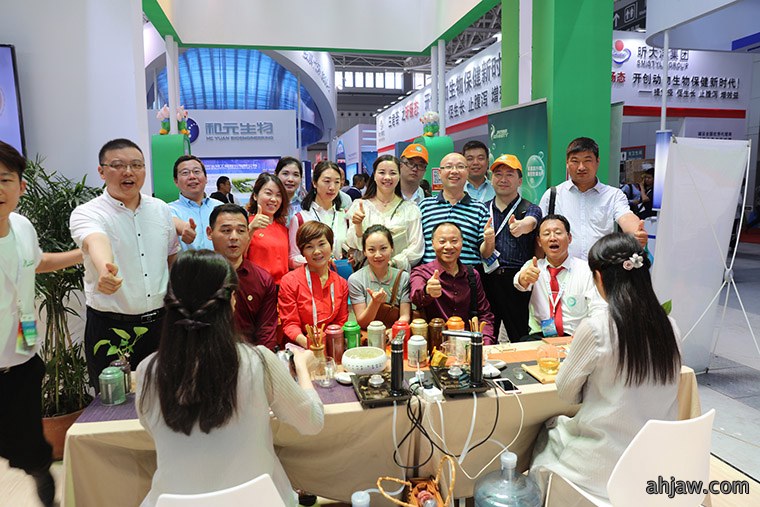 东方帝维携爆品、豪礼、美女及满满的诚意嗨爆畜博会！